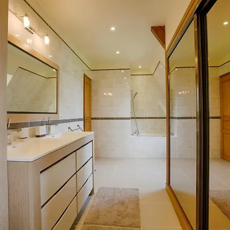 Avec Piscine Centre 5br/10p