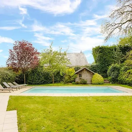 Avec Piscine Centre 5br/10p *