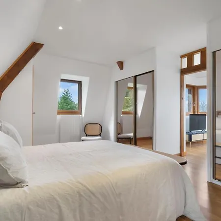 Avec Piscine Centre 5br/10p *