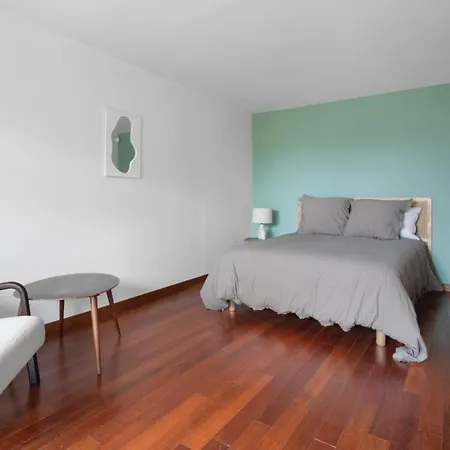 Apartment Avec Piscine Centre 5br/10p